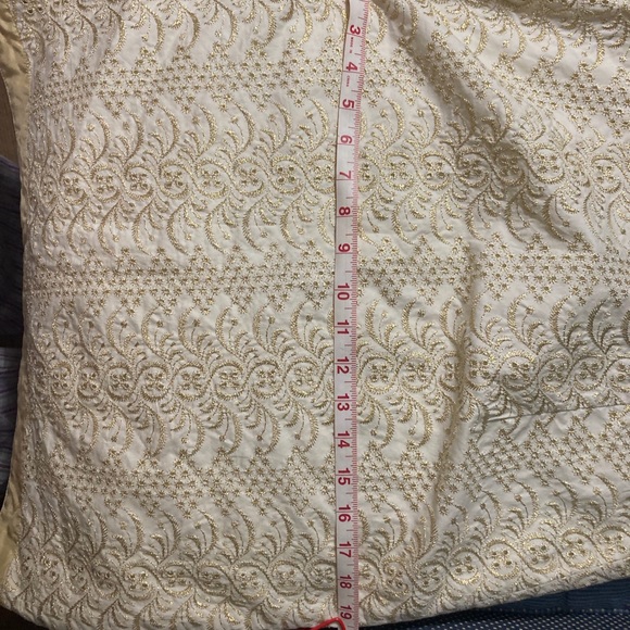 Like new,Sassy Banana Rep skirt.Perfect glam piece - Picture 7 of 11